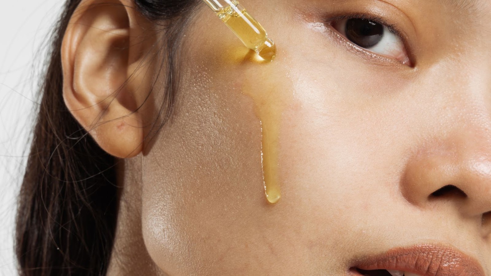 How To Use Face Oil In Skincare Routine: Tips And Tricks For A Glowing Complexion
