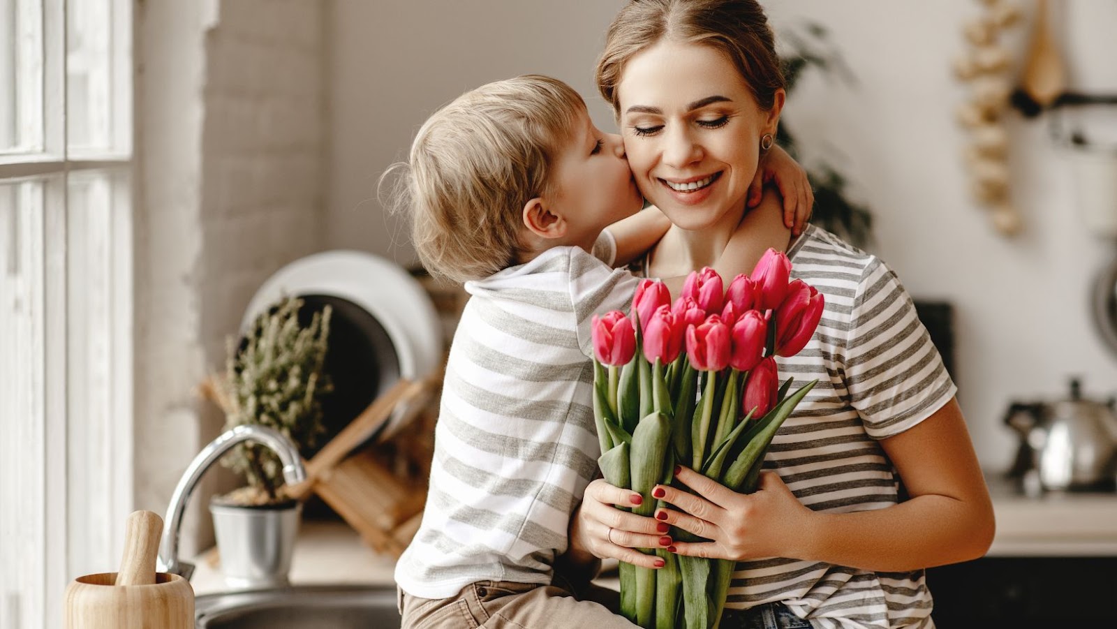 Is it a Good Idea to Give Your Wife Tulips For Mother’s Day?