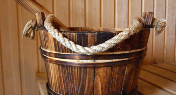 how to craft a bucket