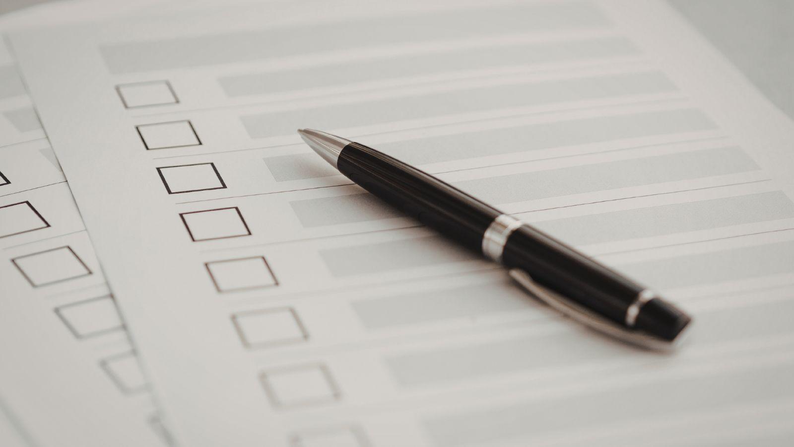 childcare checklist, work life balance tips, injury recovery tips, parent emergency guide, parenting during injury, 48-hour parent plan, injury recovery for parents, juggling work and children, parent injury management, urgent childcare planning