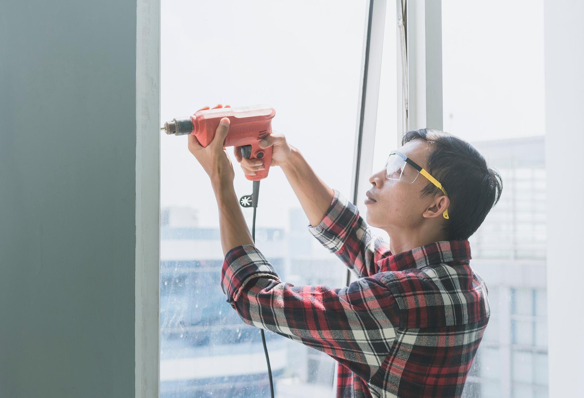 home renovation tips, keep home renovation family-friendly, managing renovation disruption, renovation project planning, family-friendly remodeling, renovation timeline tips, local home renovation services, renovation stress management, affordable renovation solutions, suburban home renovation