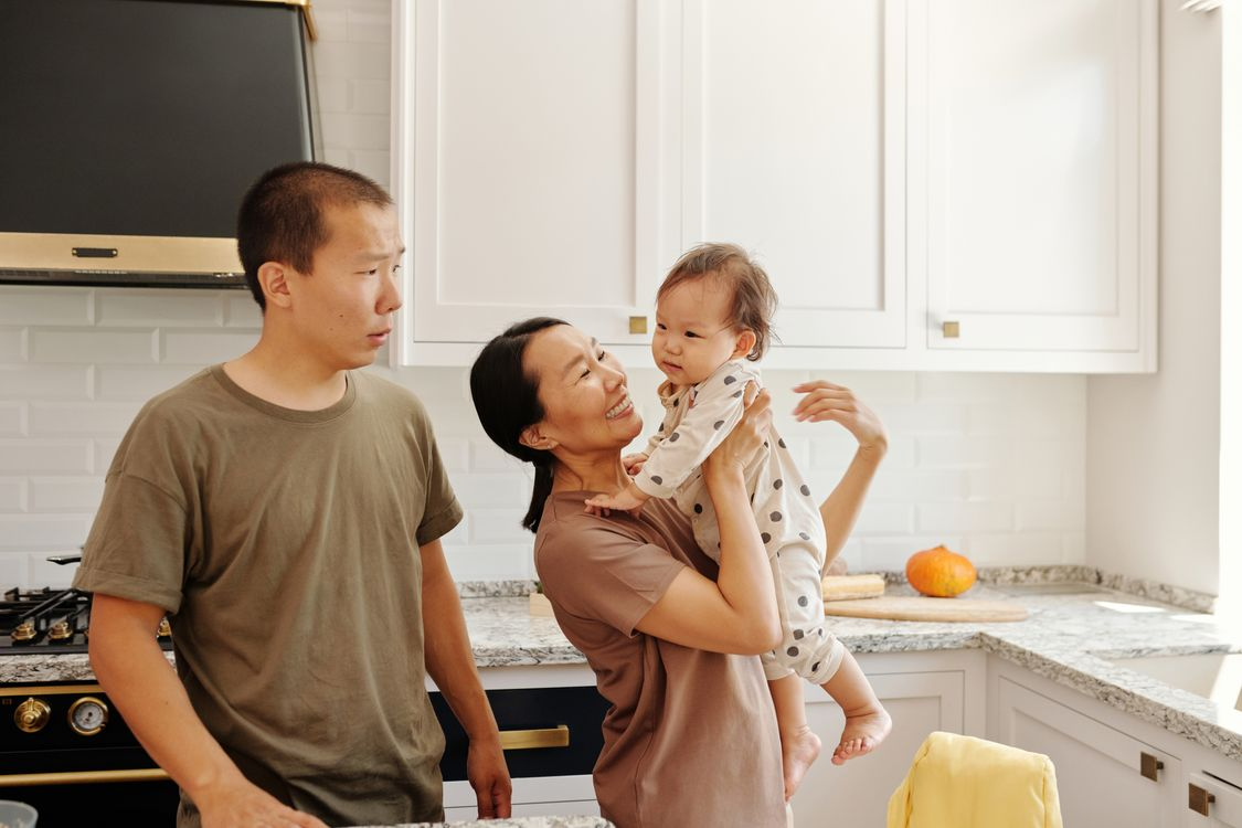 healthy family dynamics, family recovery support, post recovery relationships, family therapy recovery, improving family relationships, healthy family communication, family healing strategies, family dynamics after addiction, family bond recovery, family support programs