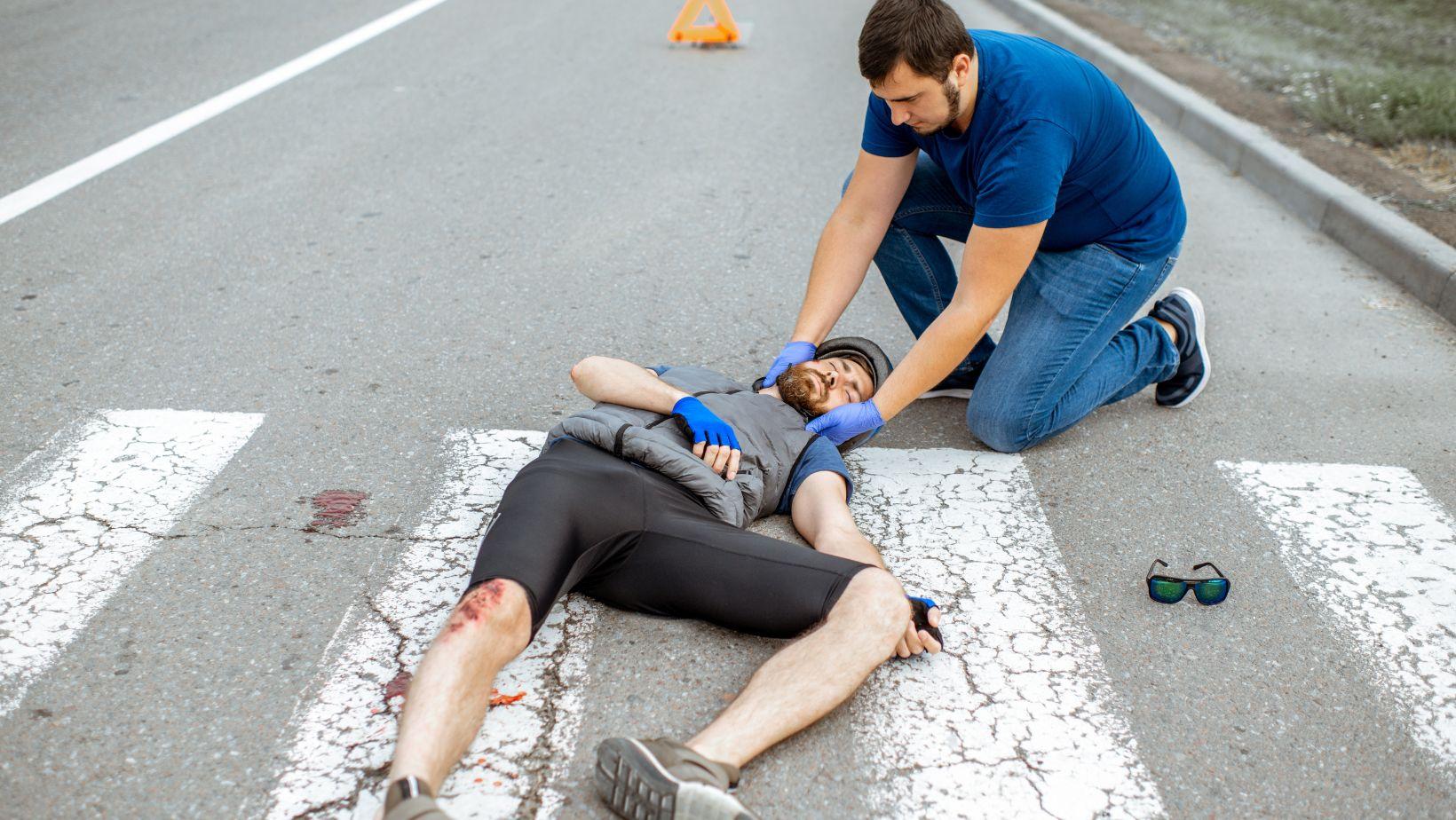 poor signage pedestrian accident, pedestrian accident causes, traffic signage importance, pedestrian safety tips, signage failure roadway, traffic accident prevention, pedestrian injury law, location-specific traffic accidents, road signage enforcement, pedestrian safety improvements